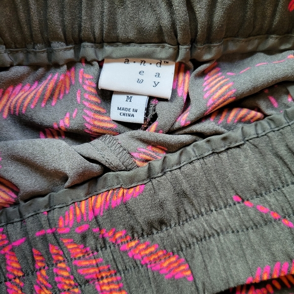 A NEW DAY floral shorts size medium - Picture 3 of 4